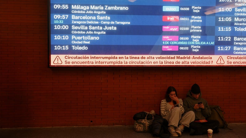 DIRECT. Au moins 39 morts et des blessés après la collision entre deux trains sur la ligne à grande vitesse au sud de Madrid