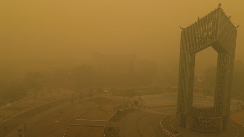 Incendies en Indonésie: le niveau d'alerte maximal activé dans une partie de l'Asie du Sud-Est en raison des fumées toxiques