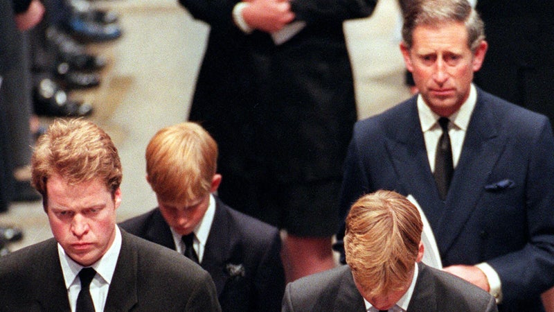 Le frère de la princesse Diana accuse Charles III, le palais riposte
