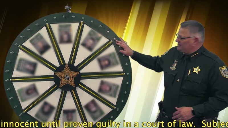 Le "jeu du fugitif" organisé par Wayne Ivey, shérif du comté de Brevard, en Floride (Etats-Unis), le 24 janvier 2023.