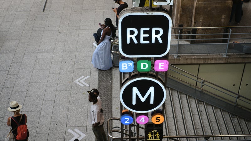 "Les chiffres de ponctualité du RER D sont très inférieurs aux objectifs": Valérie Pécresse a lancé une mission d'expertise pour régler une situation "inacceptable"
