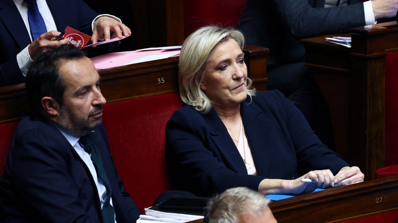 DIRECT. Marine Le Pen n'exclut pas de voter une motion de censure à l'approche de l'examen du budget