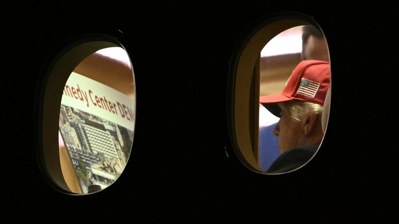 Donald Trump compte-t-il détruire le Kennedy Center ? Des photos semblent montrer qu'il l'envisage