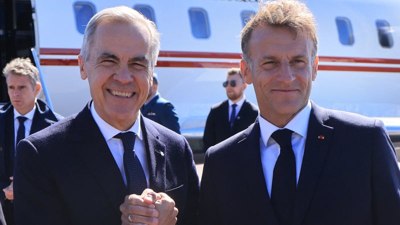 "Notre amitié est une force": Emmanuel Macron a acceuilli le Premier ministre canadien Mark Carney à Saint-Pierre-et-Miquelon