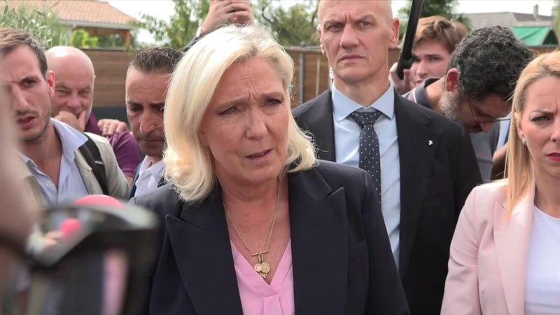 DIRECT. Incendies: Marine Le Pen rencontre des sinistrés au Porge et appelle à "tirer les leçons" de la gestion des feux