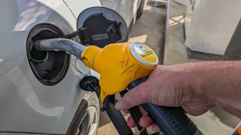 2,38 euros le litre en moyenne et plus de 2,70 euros dans de nombreuses stations: le gazole a égalé ce jeudi son record historique en France