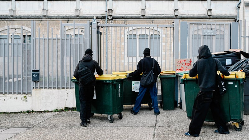 Île-de-France: des blocus devant une dizaine de lycées en région parisienne