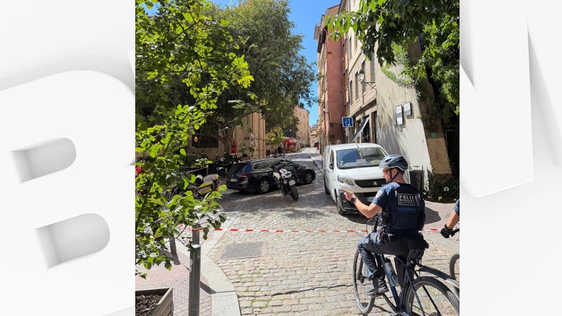 Le RAID intervient suite au braquage d'une bijouterie à Lyon, un des braqueurs est activement recherché