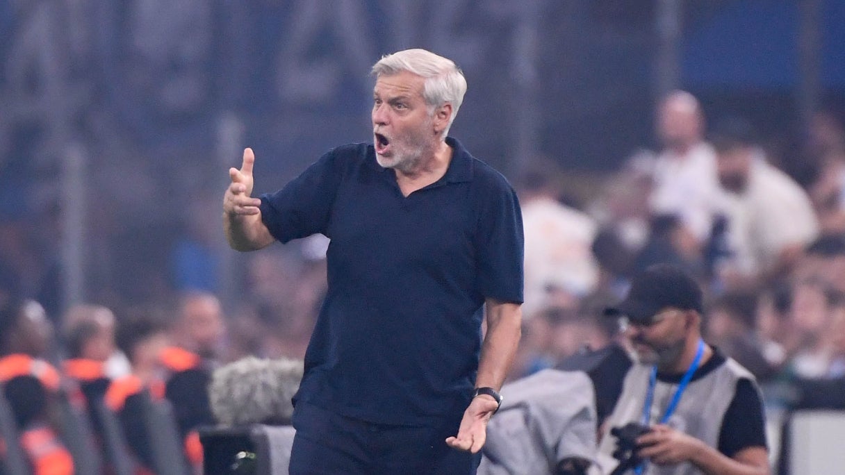 Bruno Genesio donne de la voix pendant un match de l'OM en Ligue 1
