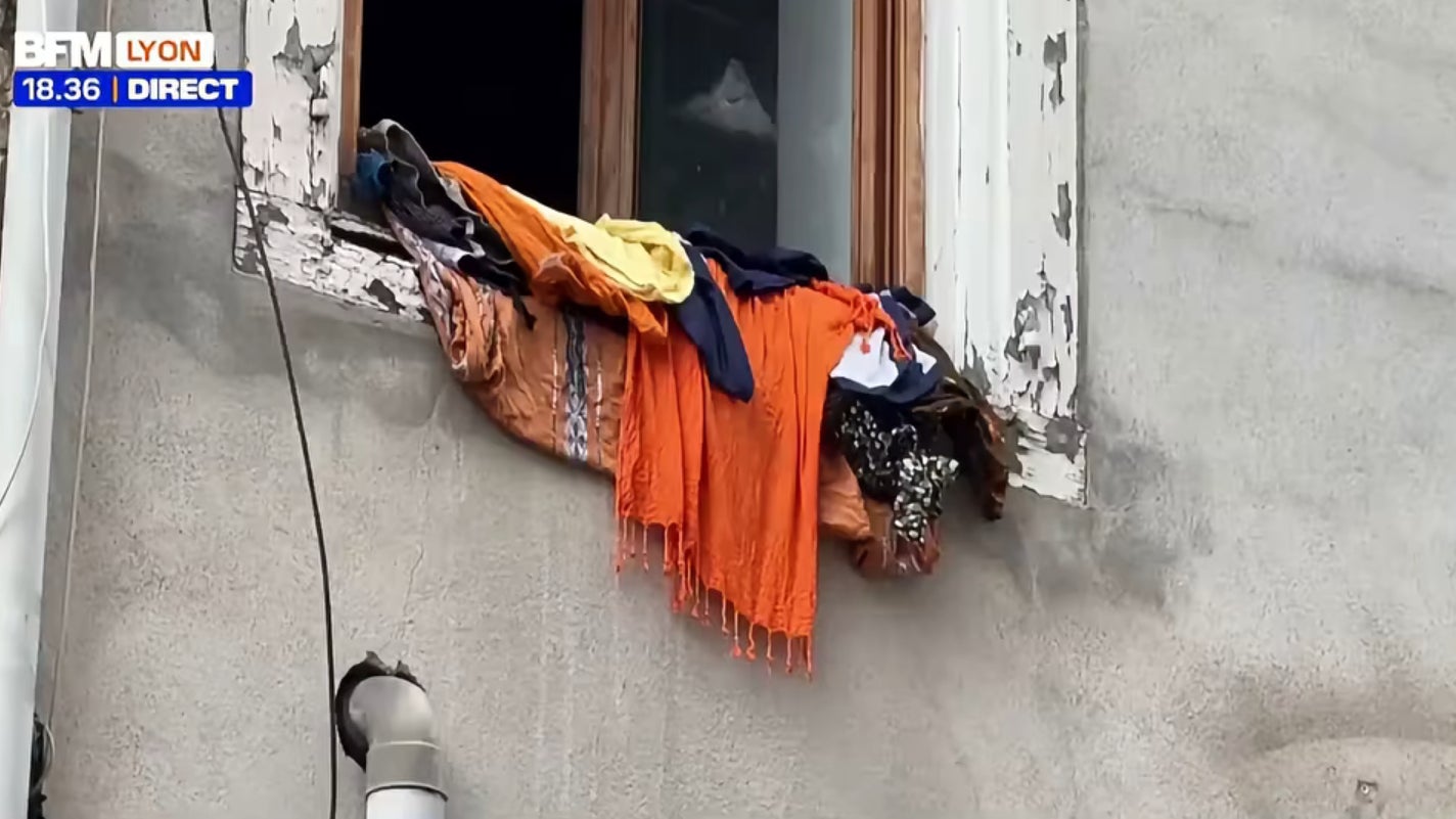 "Nous ne sommes pas à Naples" : à Thizy-les-Bourgs, le linge étendu sur les balcons interdit