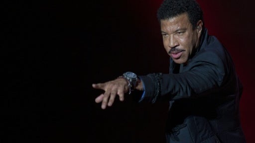 Lionel Richie hospitalisé en soins intensifs après un concert à Saint-Louis