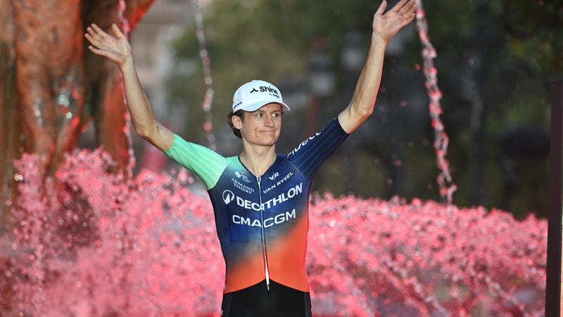 Felix Gall sur le podium du Tour d Espagne le 13 septembre 2026 2348210