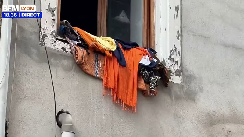 "Nous ne sommes pas à Naples" : à Thizy-les-Bourgs, le linge étendu sur les balcons interdit