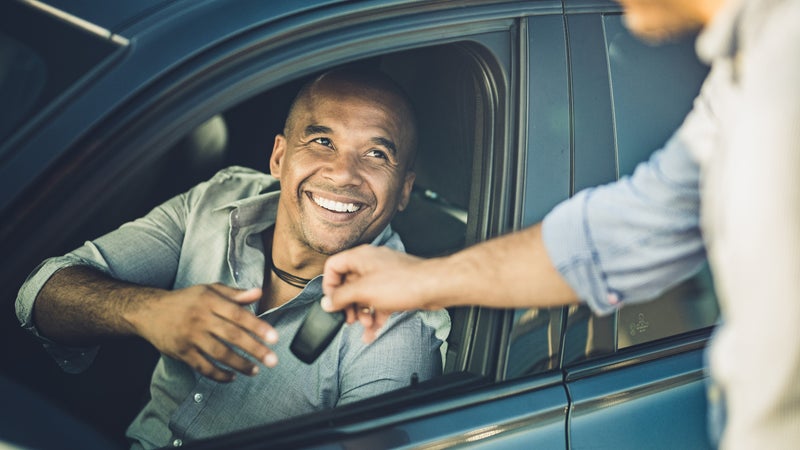 "Précarité mobilité": de plus en plus de Français ont dû renoncer à un emploi ou à une formation, faute de pouvoir s'y rendre
