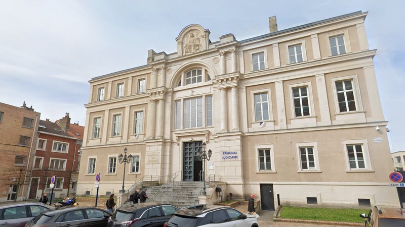 "On veut juste organiser des funérailles": les familles de deux migrants morts en tentant la traversée de la Manche réclament la restitution des corps