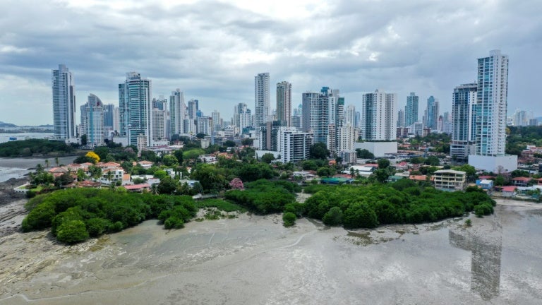 Dix ans après le scandale des "Panama Papers", le Panama va sortir de la liste noire des paradis fiscaux de l’UE