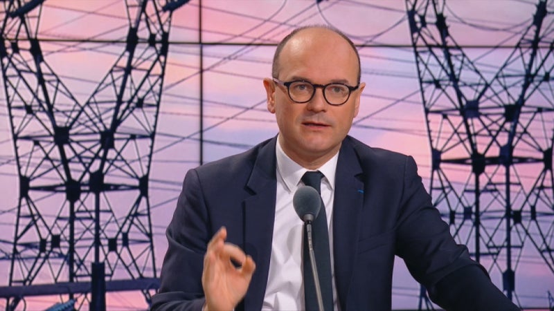 Incendies en Gironde: "L'Etat sera aux côtés des entreprises", promet le ministre de l'Industrie