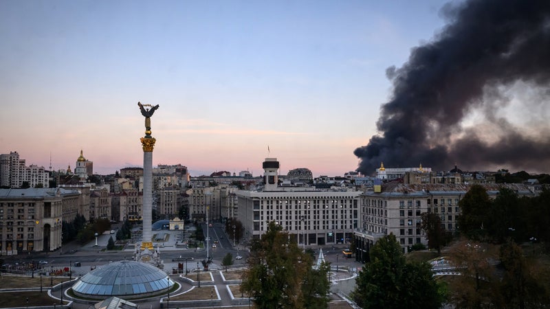 Guerre en Ukraine: la Russie reprend ses frappes sur Kiev après trois jours de trêve, au moins deux morts et sept blessés