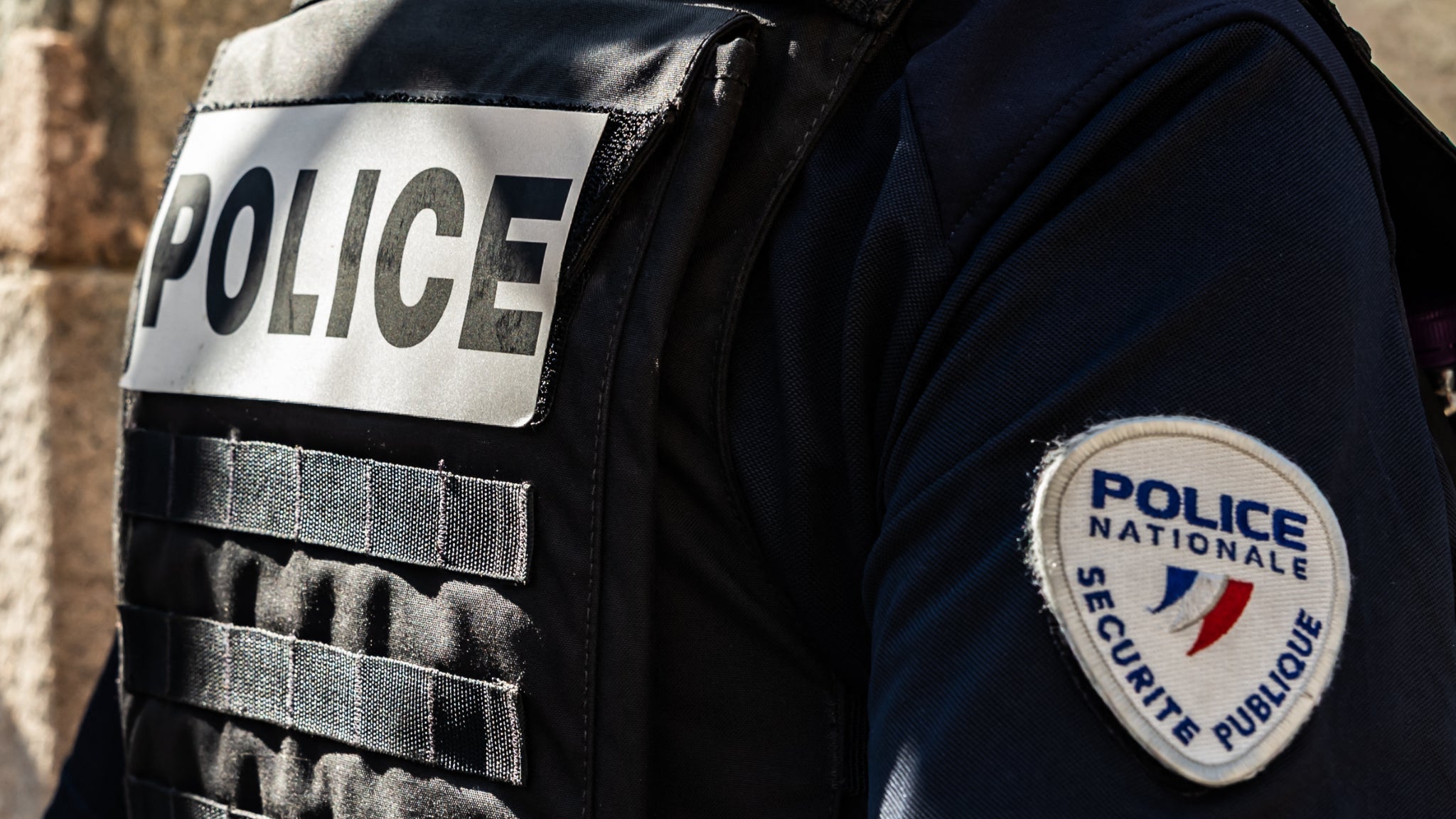 Un automobiliste fait deux morts et huit blessés en fonçant sur un abribus à Caen après une dispute dans un bar