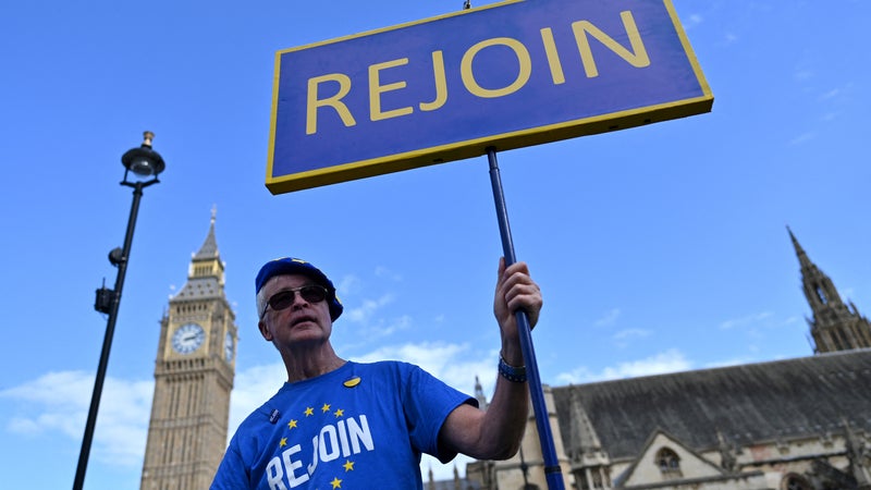 Le Premier ministre britannique rouvre le débat sur le Brexit: le Royaume-Uni peut-il faire marche arrière et réintégrer l'Union européenne?
