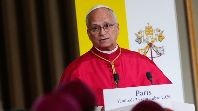 Pape Léon XIV en France: le souverain pontife dénonce la GPA, les "manipulations génétiques" et "l'offre d'une mort programmée"