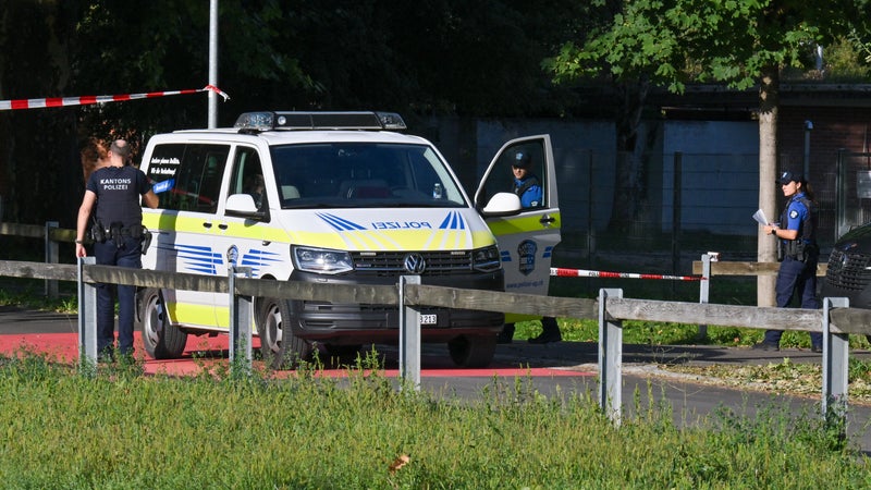 Fusillade mortelle lors d'une rave party en Suisse: le suspect, en proie à "des problèmes psychologiques", garde le silence