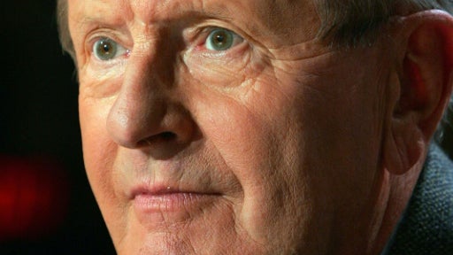 Gilles Perrault, auteur de L'ombre de Christian Ranucci (Fayard), sur le plateau de l'émission Vol de Nuit de TF1, le 26 septembre 2006 à Paris