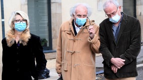 Isabelle et Jean-Pierre Fouillot, les parents d'Alexia Daval et leur avocat Me Gilles-Jean Portejoie.