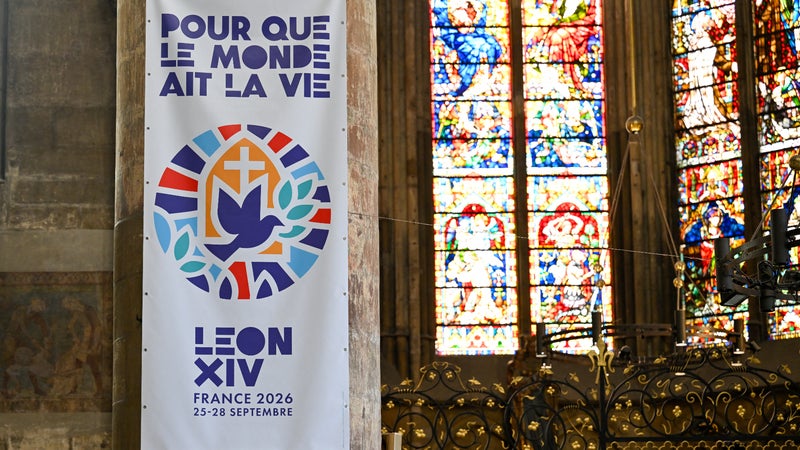 "Je ne pense qu'à ça depuis des jours": les catholiques en pleine effervescence pour la visite du Pape Léon XIV en France