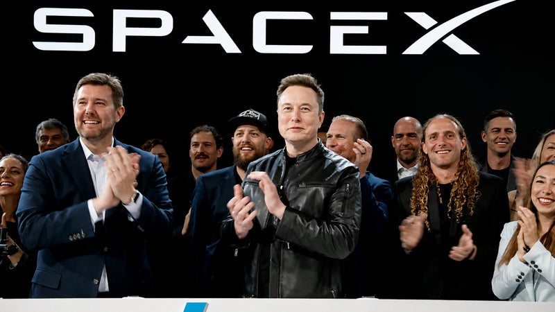 Un des plus gros emprunts jamais réalisés pour financer l’IA: SpaceX veut lever 40 milliards de dollars pour acheter des puces Nvidia