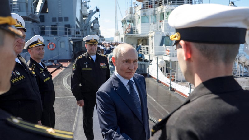 Les 100.000 euros de prime ne suffisent-ils plus? Confrontée aux plus lourdes pertes depuis la Seconde Guerre mondiale, la Russie a besoin de 300.000 soldats en plus