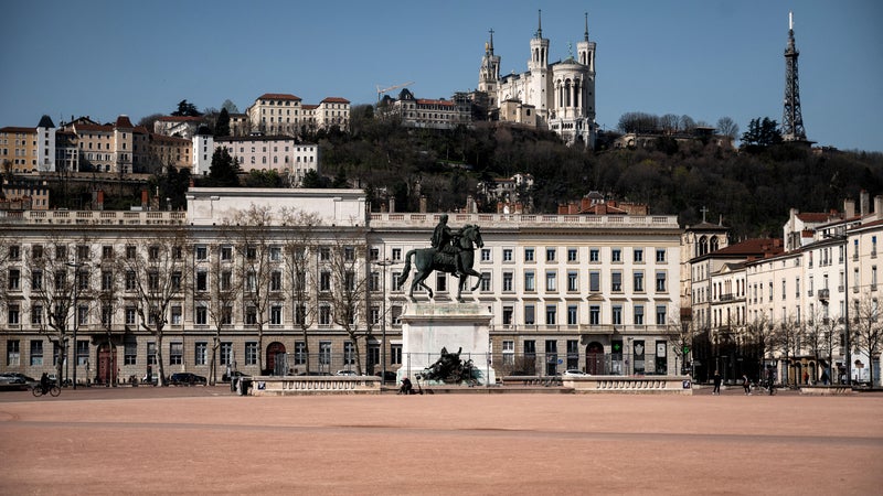 Le couvre-feu renouvelé dans l'hyper-centre de Lyon ce dimanche soir pour "assurer l'ordre public"