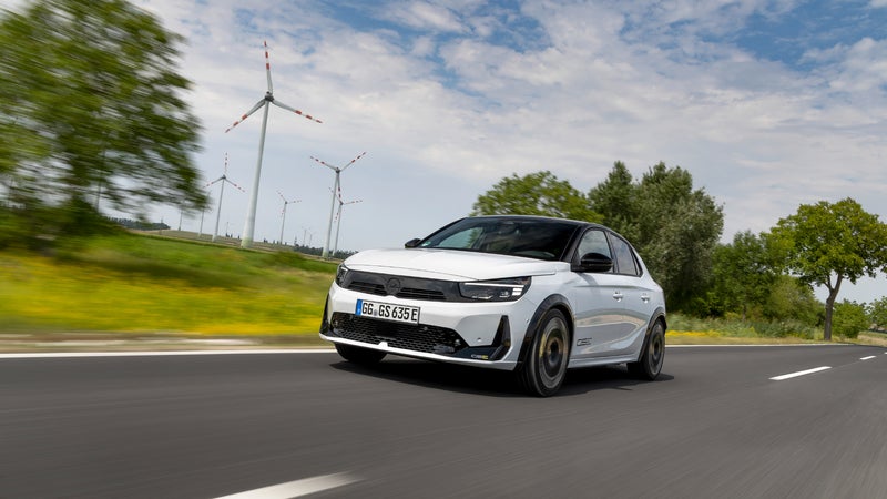 ESSAI. Elle concurrencera la Peugeot e-208 GTi: avec la Corsa GSE 100% électrique, Opel dévoile une déclinaison musclée de sa citadine (mais à un tarif salé)