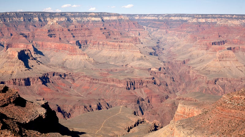 Plus de 20 personnes recherchées après des crues soudaines dans le Grand Canyon aux États-Unis