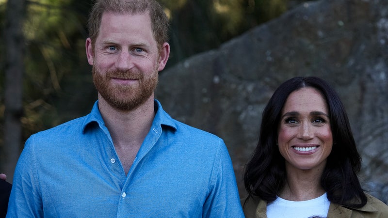 Harry et Meghan se disent "surpris" de la lettre du roi Charles sur leur statut de "citoyens privés"