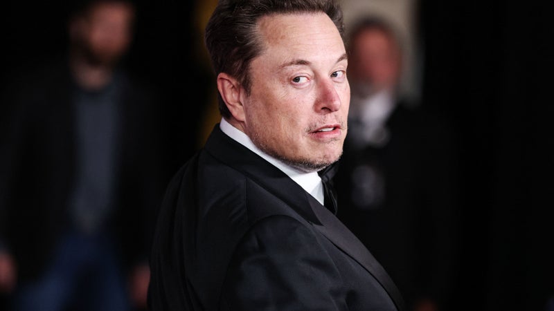 "Le véritable Iron Man", "un promoteur boursier sans scrupule", "un fasciste": un documentaire de 3h45, "à charge", retrace l’histoire d’Elon Musk en avant-première à la Mostra de Venise