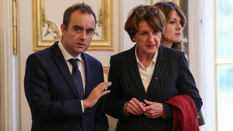 Le plan d'aides aux agriculteurs sera présenté vendredi: Sébastien Lecornu demande des gels et des annulations de dépenses pour financer ces dispositifs