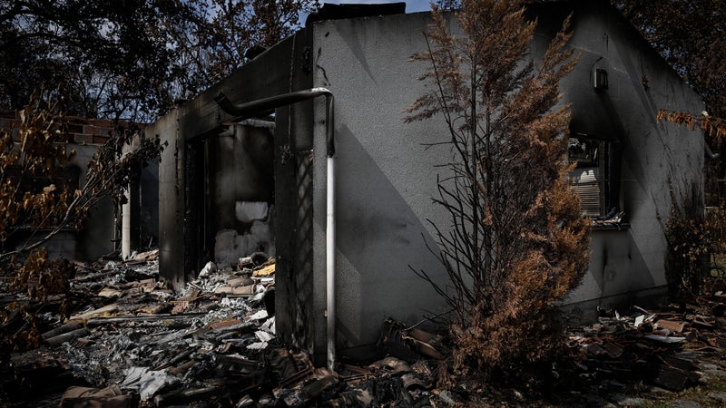 "L'épicentre du phénomène": le chef des pompiers réaffirme que "Le Porge n'a pas été abandonné" lors du mégafeu en Gironde