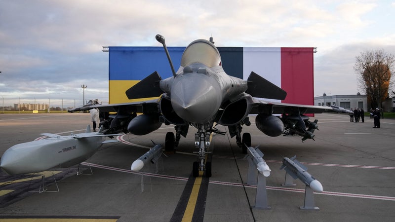 Les premiers des 16 Rafale acquis par Kiev doivent voler d'ici 2029: des pilotes ukrainiens débuteront leur formation sur les avions de chasse le mois prochain en France
