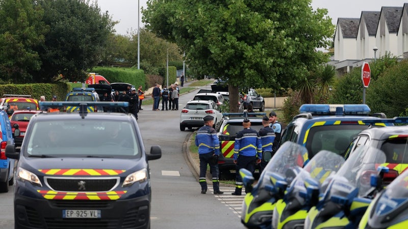 Une femme retrouvée morte dans le Finistère, un homme armé actuellement "retranché"