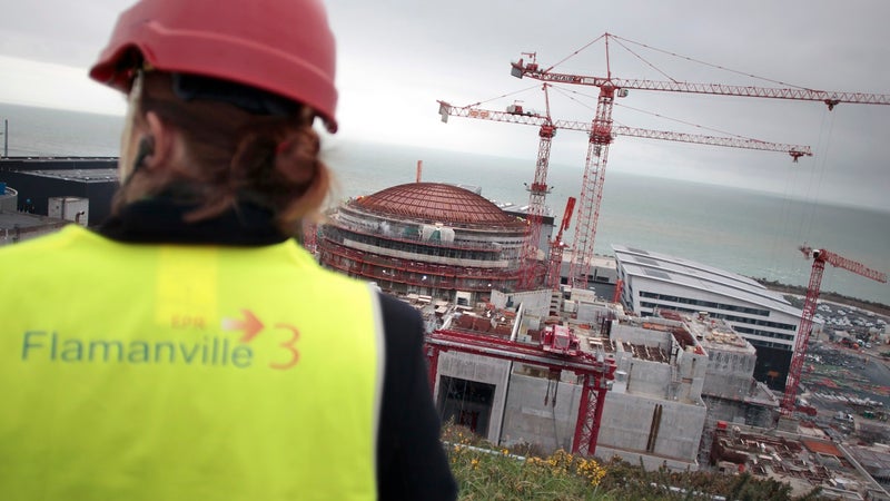 La Cour des comptes s'attaque aux avantages des salariés d'EDF: "On s'en prend toujours aux petits"