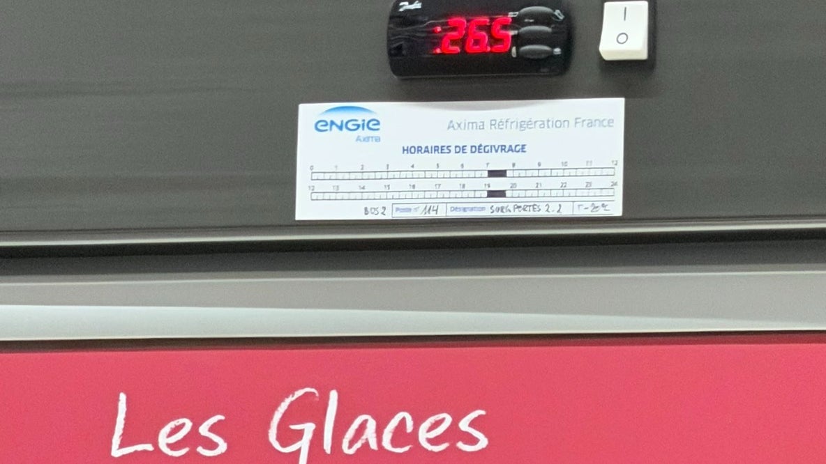 Un rayon de glaces affiche une température de 26 degrés lundi 12 octobre.
