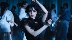 Jenna Ortega incarne Mercredi Addams dans la série Netflix "Mercredi". 
