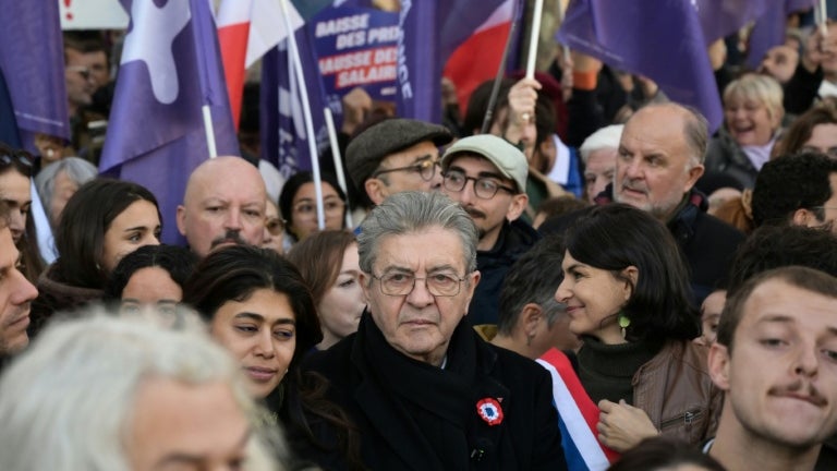 "Il devra céder ou partir": Jean-Luc Mélenchon avertit Emmanuel Macron après la manifestation du 31 octobre
