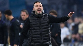 L'entraîneur de l'OM Roberto De Zerbi face à l'OM le 29 novembre 2025 à Marseille