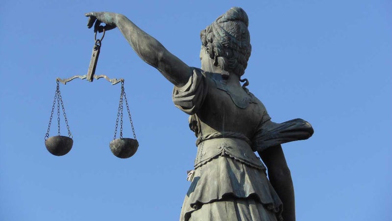 Naufrage meurtrier au large de Calais en 2021: les passeurs condamnés jusqu'à dix ans de prison, six mandats d'arrêt ordonnés
