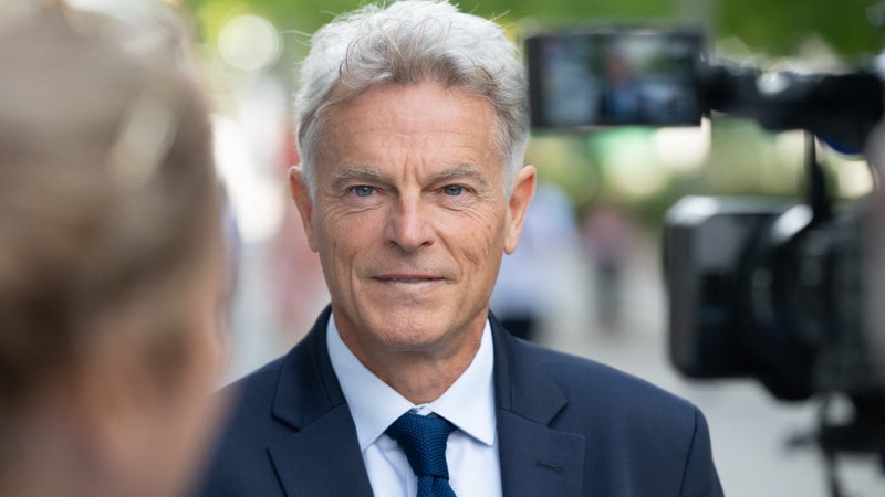 DIRECT. Présidentielle 2027: le leader du Parti communiste Fabien Roussel officialise sa candidature