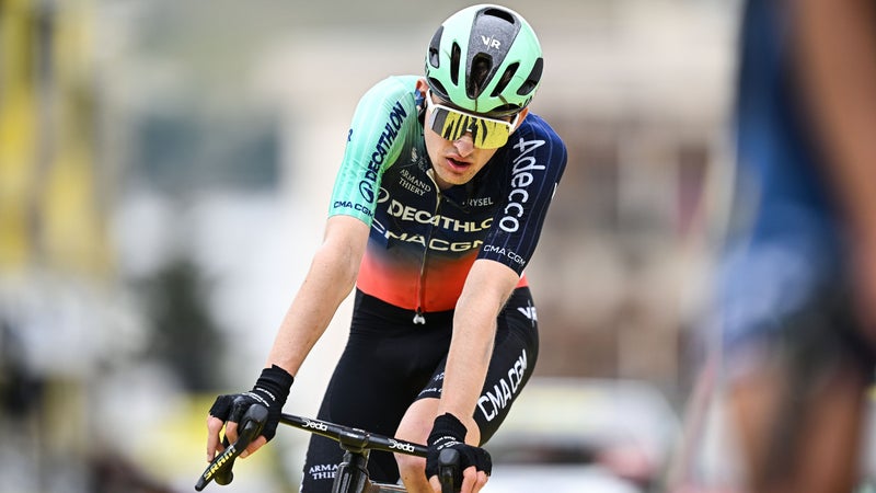 Le coureur francais Paul Seixas apres la 20e etape du Tour de France 25 juillet 2026 2325330