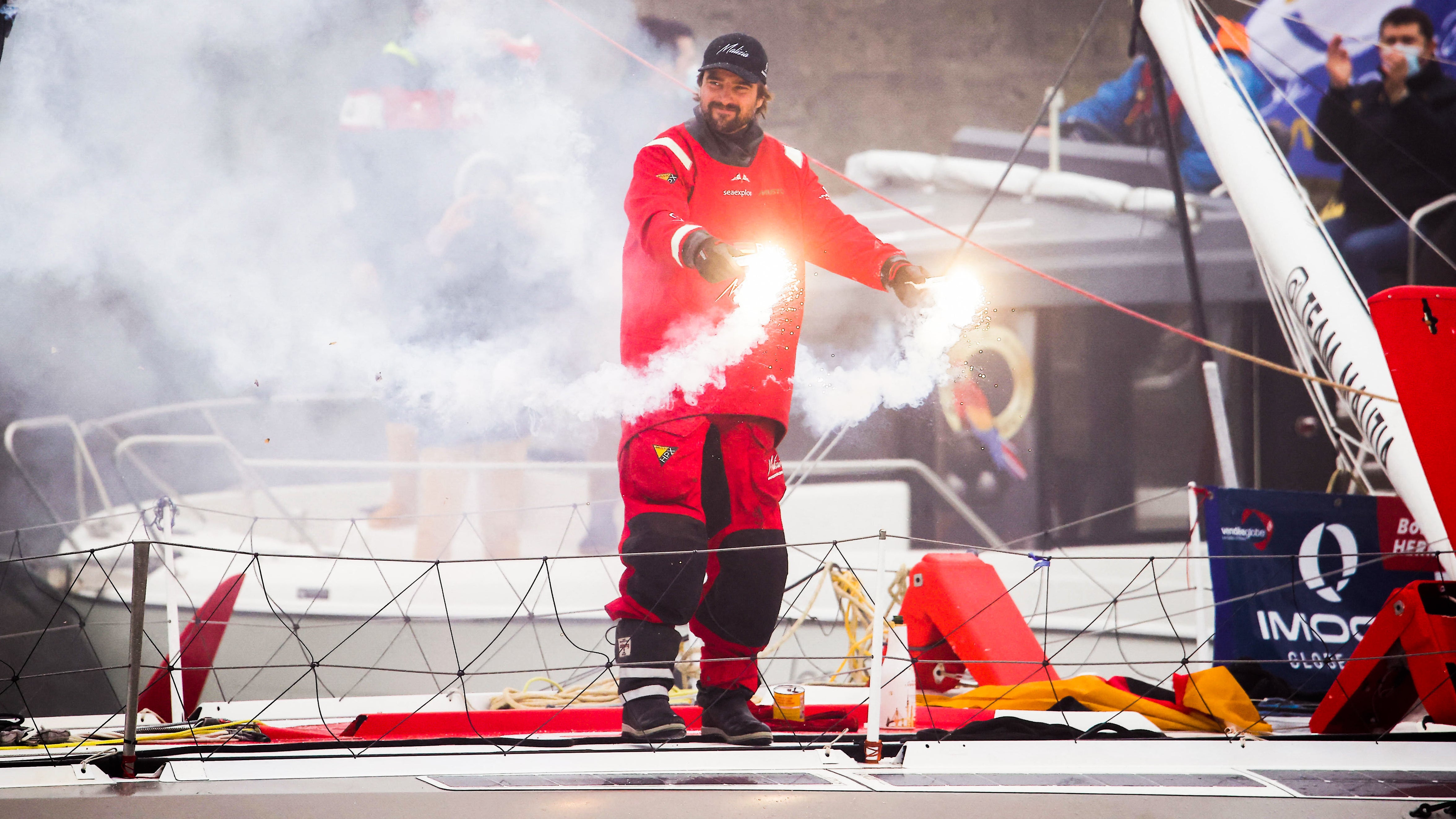 Vend&eacute;e Globe: Herrmann critiqu&eacute; par l'&eacute;quipage du bateau de p&ecirc;che qu'il a percut&eacute;