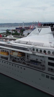 "Ils nous ont sollicités un prêt pour le carburant": les passagers d'une croisière se retrouvent abandonnés sur une île au Cambodge